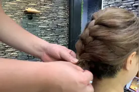 热天来了，这种短发这样扎起来，凉快清爽干净显年轻