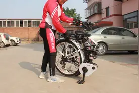 电动山地自行车演示折叠展开超清视频，折叠后可以放进汽车后备箱视频封面