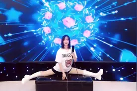文静《你牛什么牛》把音乐开的最大声，那样才听的爽视频封面