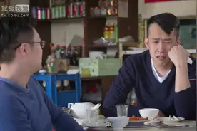 屌丝男士：大鹏请大长脸吃饭，没想到给大长脸吃哭了视频封面