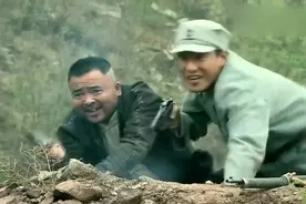 影视：鬼子修电线，结果电线杆突然倒了，惨了视频封面
