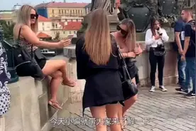 美国交换生来中国，看到兵哥哥跳床的动作，直言：想要嫁给他！视频封面