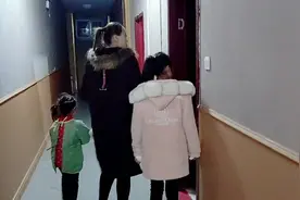 媳妇带俩闺女去澡堂洗澡要单间花40元，这环境真不错这钱花的值视频封面
