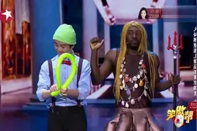 小品：油腻男人非要扮演美人鱼，你这是啥呀，美人鱼上厕所啊！视频封面