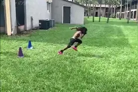 8岁女童，百米13秒多，反正我是跑不过