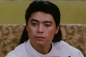 影视：小伙脸上的黑痣真够大，居然是贴上去，爆笑不断，太逗了视频封面