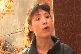 一墙两家亲1：邻居俩大妈为琐事结怨，这回直接动手打了起来视频封面