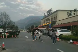 昆明至西双版纳昆磨高速3个服务区推荐，驻车补给各有长处视频封面