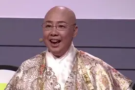 中国第一芭比迪丽拉，自称从没整过容，卸妆后众人傻眼了！视频封面