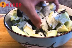 炸茄子怎样不容易糊？只要多加这一步，外焦里嫩，拿肉都不换