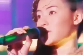 谢霆锋   王菲    张柏芝    99年首次同台献唱,  都是耀眼的明星视频封面
