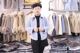 小短款羊毛外套这样搭，小个子冬天学起来，时髦又显高视频封面