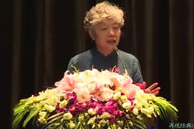李玫瑾：很多小朋友在学校不上厕所，这个是生理加心理问题视频封面