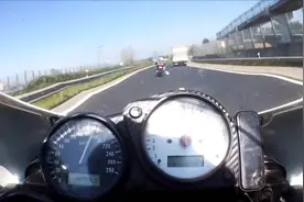 两冲战士阿普利亚RS250 第一视角 带你看看两冲的暴力末尾240报表视频封面