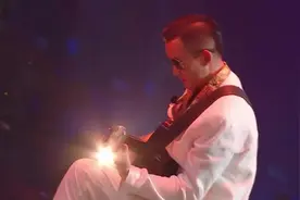 五条人改编伍佰热歌，在气质上就完美契合视频封面