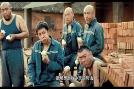 当我们被生活压得喘不过气的时候，一定要坚持，让我们不辜负此生视频封面