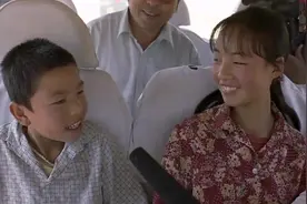 《一个都不能少》少年老师城中寻找学生  受尽苦难视频封面