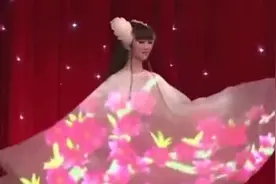 胖到认不出？曾上春晚连转4小时，离开杨丽萍几乎被遗忘视频封面