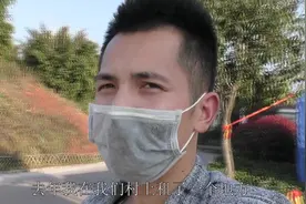 明二哥租了一个荒废的楼顶，300平方一年五百块，大家给点意见视频封面