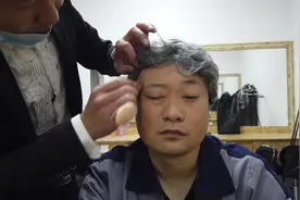 化妆日常：老人妆简单画法，化完你觉得老了几岁？视频封面