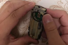 老大众迈腾 CC汽车钥匙替换壳拆装方法