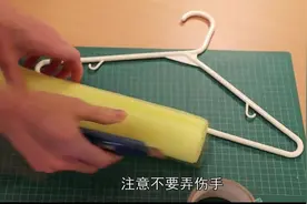 如何正确挂放衣物才不容易掉落呢？一起来学学吧视频封面