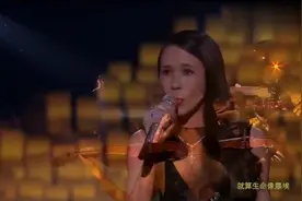 莫文蔚现场演唱《忽然之间》，仿佛在倾听一个凄美的爱情故事！视频封面