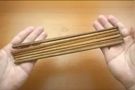 竹筷子发霉别扔掉！用这个妙招洗一洗，省钱又实用！视频封面