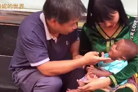 东北大哥在缅甸喜当爹，这一下可成了一家三口，网友：兄弟保重视频封面