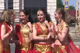 魔性的印度舞蹈，帅哥美女对对碰视频封面