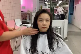 高额头小姐姐去烫发 要求不要剪刘海 还要质感显脸小 结果超喜欢视频封面