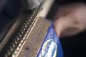 如何用一根铁丝制作一条手链，酷到流泪的那种！视频封面