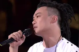 陈奕迅《十年》国语版VS粤语版，朋友们更喜欢哪个呢？视频封面