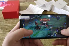 开箱测评“拼多多599元天语手机”，王者吃鸡不耽误，这么便宜？视频封面