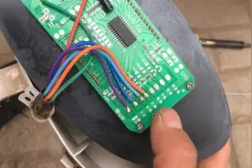 电动车液晶仪表不显示显示不全要换仪表?别急老师傅教你一招修好视频封面