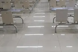 每层楼只设一间教室，独立卫生间，这所高中开启新校迎接高三复课视频封面