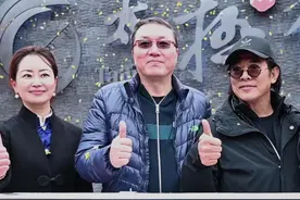 56岁李连杰现身沈阳太极推广活动 全程黑衣保镖贴身护卫视频封面