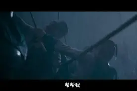 海滩1890:战舰海上遇到暴风雨，船受损严重触礁爆炸视频封面