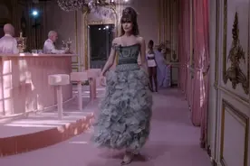 【最新时装秀】Ulyana Sergeenko HC SS 2020纸醉金迷的黄金时代视频封面