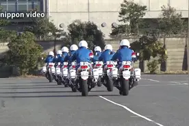 日本交警的摩托车技术太牛了视频封面