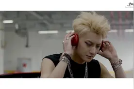 EXO 엑소 'CALL ME BABY (叫我)' MV