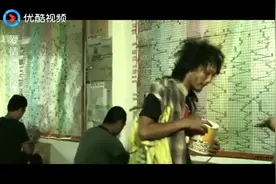 乞丐用讨来的十块钱买彩票，没想到中了大奖，乞丐翻身当富豪了视频封面