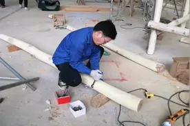 工厂里的隐形土豪员工，开豪车上班，对工资多少无所谓，怎么管？视频封面
