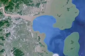 卫星地图看浙江，境内基本被山地丘壑覆盖，平原少的可怜视频封面