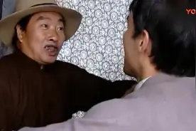 《小兵张嘎》鬼子石磊撞树而死, 为何全场懵逼？