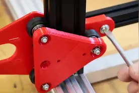 使用型材自己做一个800x500的大型3D打印机 可以参考一下视频封面