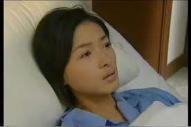 天使的歌声：帅气男医生温柔安抚重病女患者，满满都是正能量！视频封面