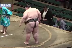 体型相差最大的比赛，200斤壮汉挑战500斤大胖子，差300斤都赢了视频封面