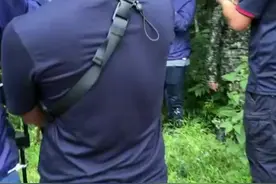洋男误入泰国森林 获救后与泰妻相拥温情画面走红图片