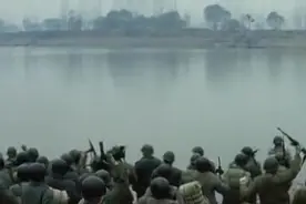 粟裕：黄百韬10万人撤退过运河居然没假浮桥，真是昏了头啊